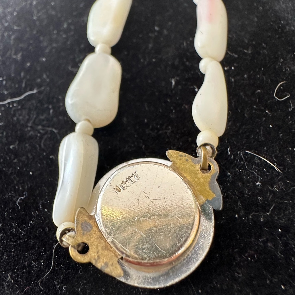 Mother of Pearl Pebble Bead Necklace - Picture 4 of 6